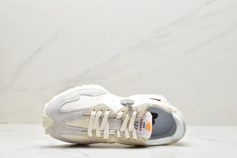 New Balance 327 'Beige Timberwolf' 