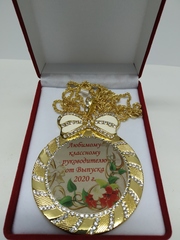 Медаль со стразами 