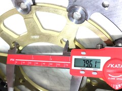 Диск тормозной передний лепестковый на Suzuki GSX R 600/750 2006-2007 / GSX R 1000 2005-2008