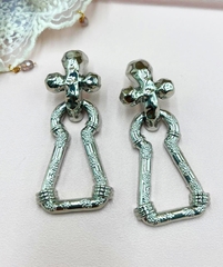 Серьги style SCHIAPARELLI с подвесками замочная скважина
