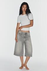 ZARA ДЖИНСОВЫЕ ШОРТЫ TRF BAGGY С РАЗРЕЗАМИ, СВЕТЛО-СЕРЫЙ