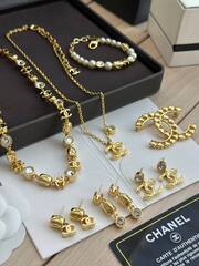 Браслет цепочка с подвесками из жемчуга by CHANEL