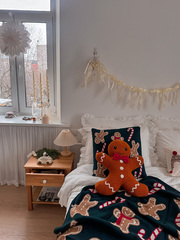 Подушка вязаная с новогодним рисунком gingerman из коллекции new year essential, 45x45 см