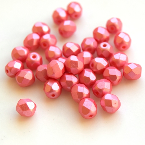 Бусина 6 мм граненая Pastel Light Coral