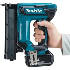 Аккумуляторный гвоздезабиватель Makita DFN350ZJ