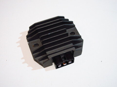 Реле регулятор Yamaha XJR400 FZ400 XVS 400 XP500 TMAX 500 2001-2006 YZF R1 99-01 YZF R6 98-02
