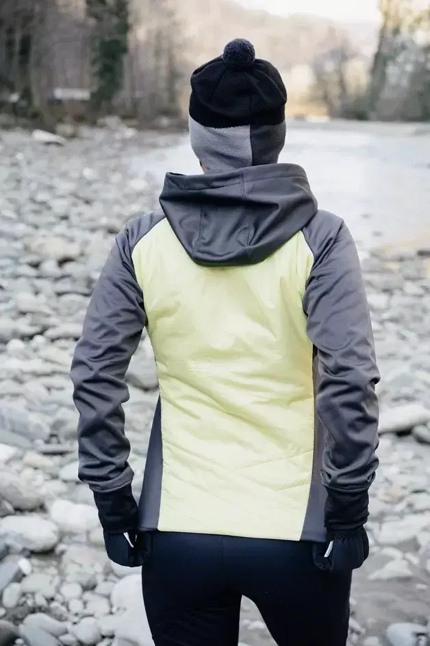 УЦЕНКА-Женская тренировочная куртка с капюшоном Nordski Hybrid Hood black-yellow - 9