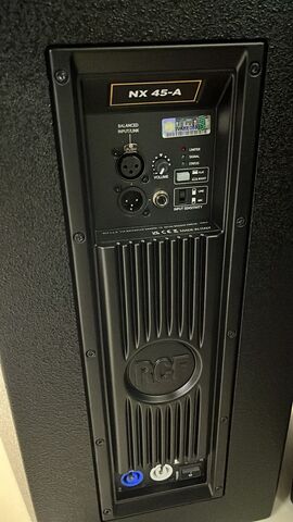RCF NX 45-A Активная двухполосная АС 15' 1400Вт