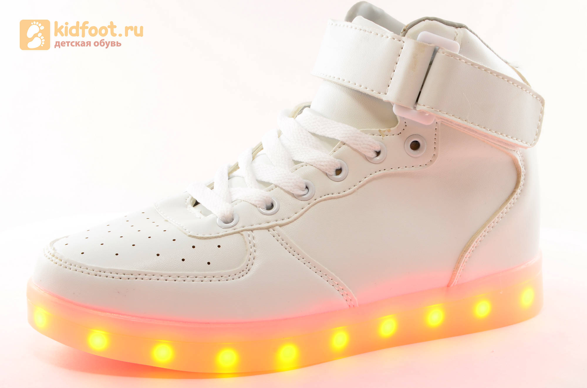 Светящиеся высокие кроссовки с USB зарядкой Fashion (Фэшн) на шнурках и липучках, цвет белый, светится вся подошва