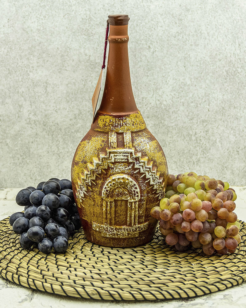 Вино Maran Winery Нораванк Красное сухое в Кувшине 2017 г.у. 14% 1,2 л, Армения