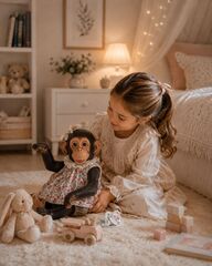 Asi Шимпанзе Лола в цветочной блузе, 32 см (607450)