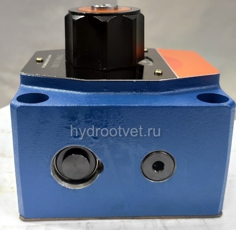 Фото 2FRM16-2X/60L - Регулятор расхода Ду16 для монтажа на плиту, номинальный расход 60 л/мин, регулировка компенсатора - нет