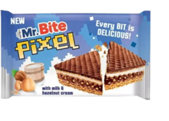 Вафли Mr.Bite pixel с фундуком и молочным кремом