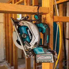 Аккумуляторная пила дисковая Makita HS012GZ