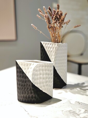 Ваза Black and White Vase B