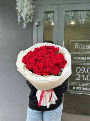 25 роз Россия в оформлении 60 см