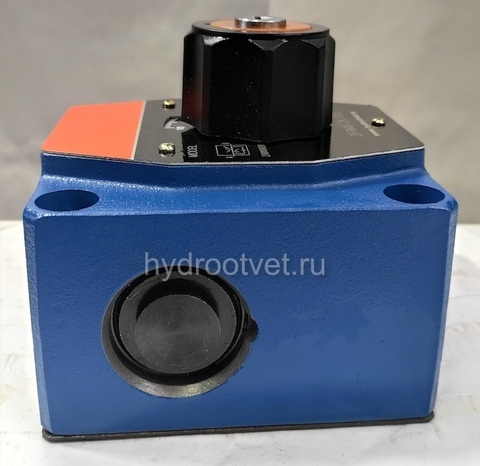 Фото 2FRM16-2X/60LB - Регулятор расхода Ду16 для монтажа на плиту, номинальный расход 60 л/мин, регулировка компенсатора - В = есть