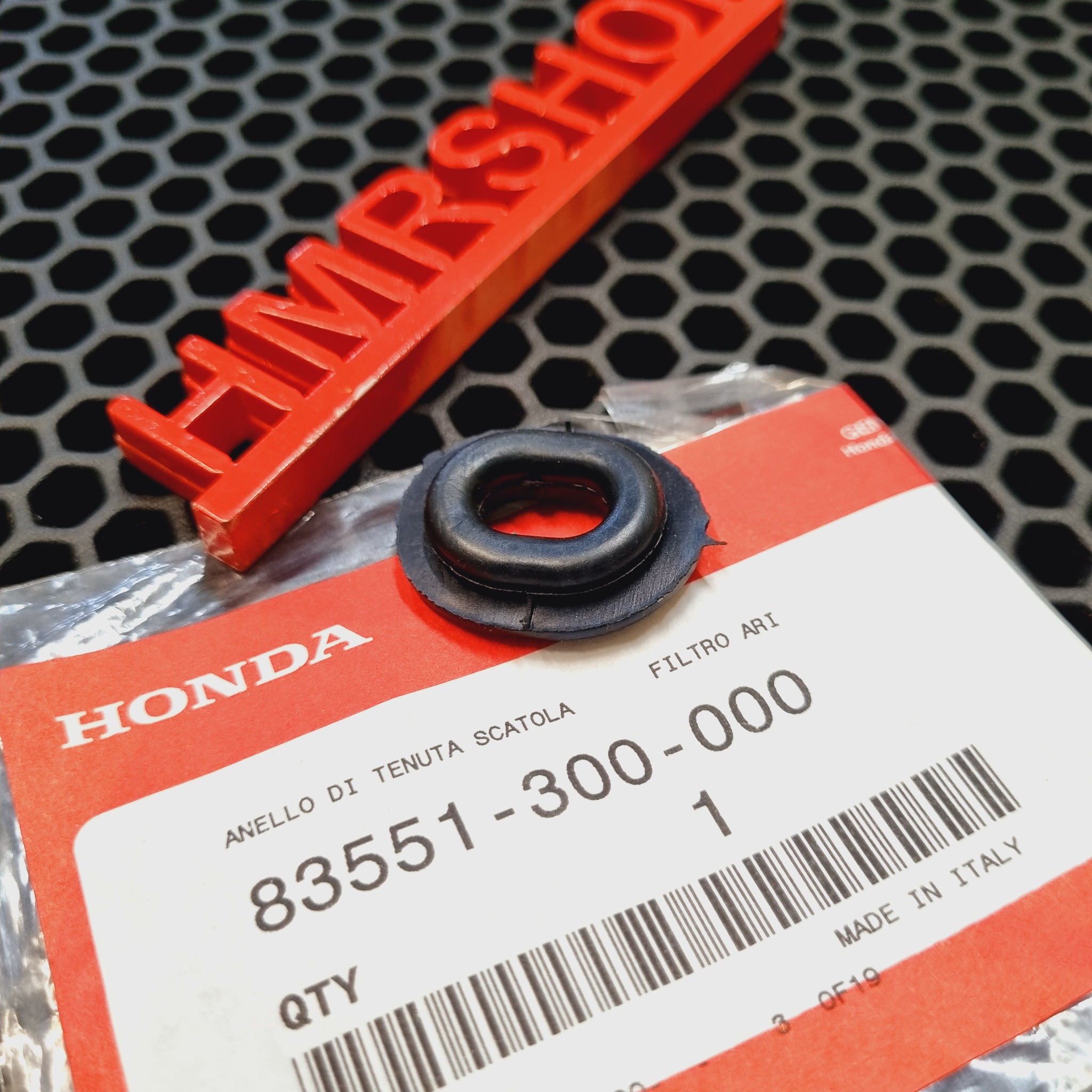 Honda Втулка резиновая 83551-300-000