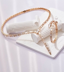 braslet-zmeya-serpenti-v-rozovoj-pozolote-s-perlamutrom-i-cirkonami-vgold