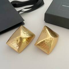 27061-sergi-klipsy-krupnye-pryamougolnikov-iz-latuni-ysl