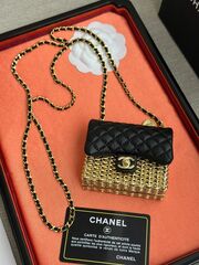 Мини сумочка CHANEL на цепочке