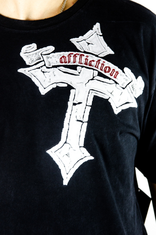 Affliction | Футболка мужская DESTRUCTION Cut Series A945BLK принт спереди крест