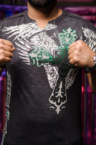 Xtreme Couture | Футболка мужская Long View X1824I от Affliction принт спереди крест и крылья
