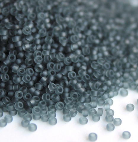 6/0 RR-0152F Бисер круглый Миюки Серый полупрозрачный матовый /Miyuki round 6/0 Matted Transparent Gray