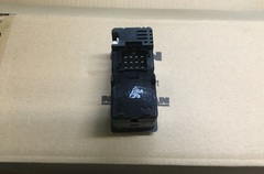 Пульт управления отопителем МАН/MAN (автономка)  OEM - 8161990092; 8EU007 628-13     Разборка МАН ТГА ТГЛ/MAN.   Разбираем грузовики МАН ТГЛ/МАН ТГА, разбираемые нами авто все из Европы, б/у запчасти в  отличном состоянии. Наш товар уже был в употреблении, но это не означает, что он низкого качества.  Каждый из наших сотрудников имеет многолетний опыт работы с подобными автомобилями. Подбор  запчастей по VIN-номеру автомобиля, отправка по всей России, гарантия на запчасти!   Помимо б/у запчастей МАН, вы так же можете приобрести у нас высококачественный аналог  Европейских, Турецких и Китайских производителей.  Новые запчасти на МАН