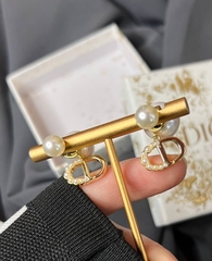 Серьги-диорки с подвесками лого CDior и микрожемчугом из латуни в позолоте