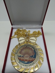 Медаль со стразами 