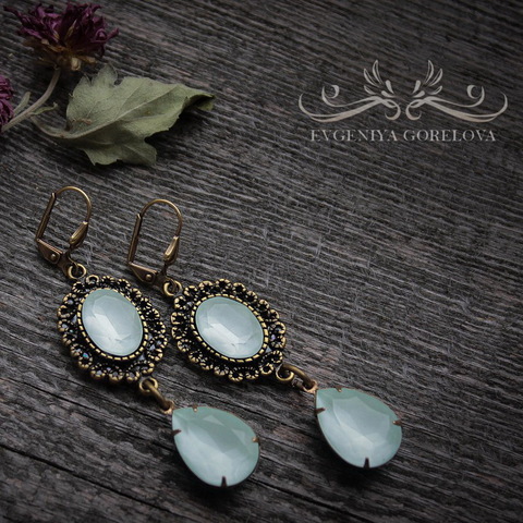 4120 Ювелирные стразы Сваровски Crystal Powder Blue (18х13 мм) (Серьги с кристаллами Сваровски. пример)