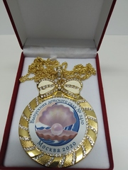 Медаль со стразами 