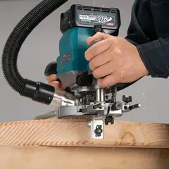 Аккумуляторный погружной фрезер Makita RP001GZ