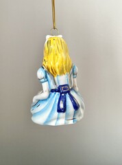 Ёлочная игрушка Алиса в стране чудес