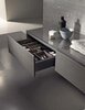 Geberit Xeno2 500.525.00.1 Вставка для выдвижного ящика T-образная, 32.3x6.2x15см, Серый / Меламин, древесная структура