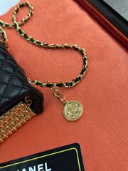 Мини сумочка CHANEL на цепочке