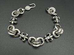 braslet-s-liliyami-iz-stali-s-poserebreniem-style-by-chrome-hearts