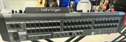 BEHRINGER X32 цифровой программируемый микшер 32 канала, 16 шин, 32 х 32 интерфейс USB
