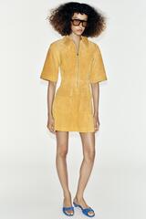 ZARA КОРОТКОЕ ПЛАТЬЕ ИЗ 100% КОЖИ НА МОЛНИИ, ГОРЧИЧНЫЙ