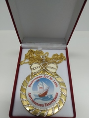 Медаль со стразами 