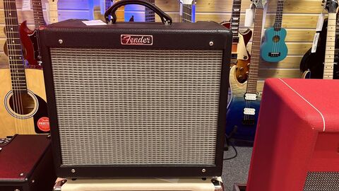 Гитарный комбоусилитель Fender Blues Junior III