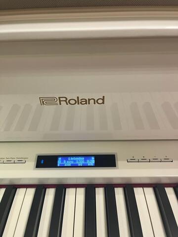 ROLAND   GР609