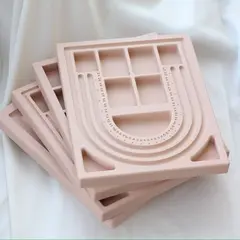 Планшет для сборки колье, 20*25*1,5 см, ячейки 9 мм, Цвет в ассортименте