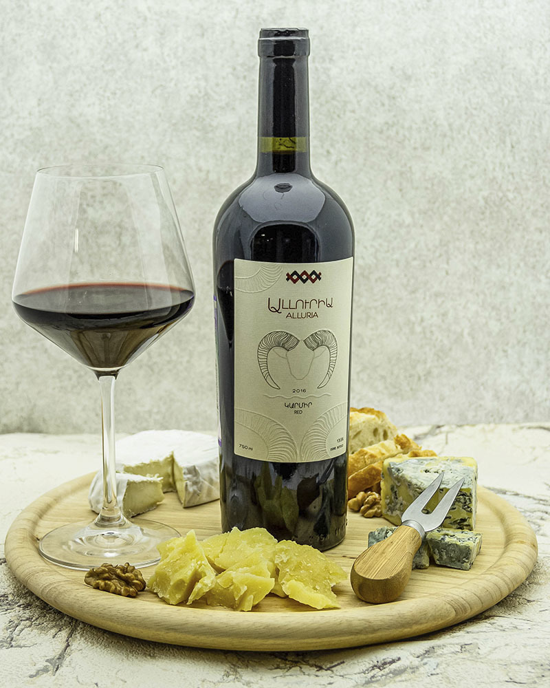 Вино Alluria Красное сухое 2016 г.у. 13,5%, 0,75 л, Армения