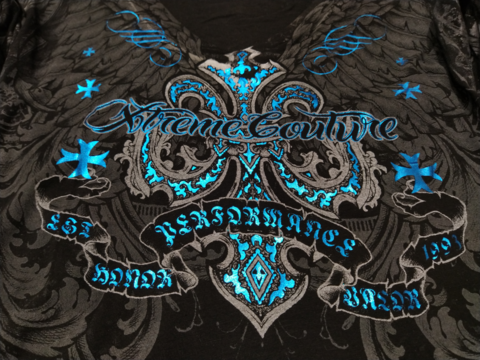 Xtreme Couture | Футболка лонгслив женская SANDSTONE XW1624 от Affliction принт спереди геральдическая лилия