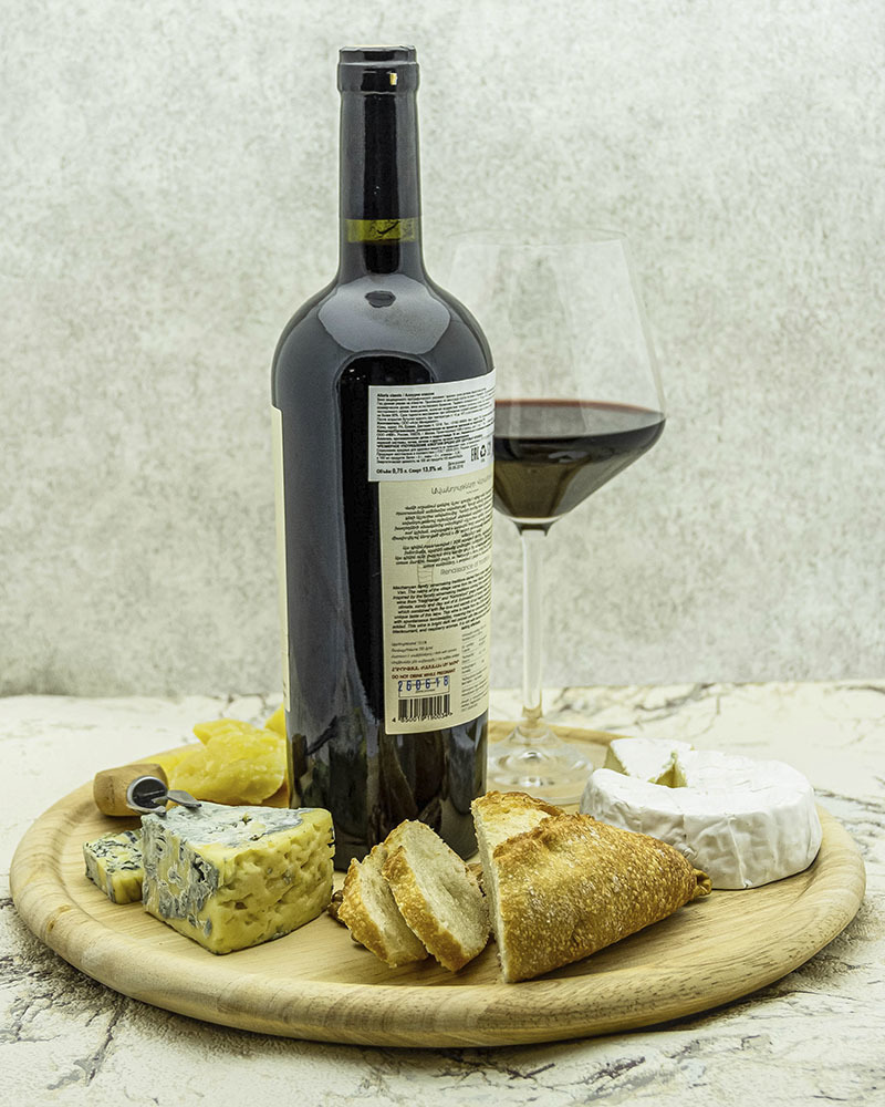 Вино Alluria Красное сухое 2016 г.у. 13,5%, 0,75 л, Армения