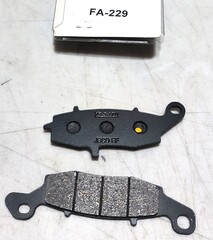 Передние тормозные колодки KAWASAKI /SUZUKI / WK / CF MOTO / и другие/ Arashi(left)