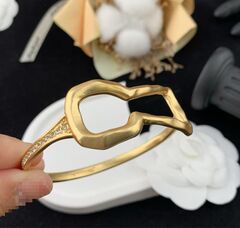 53249- Браслет ЗАМОЧНАЯ СКВАЖИНА в стиле Schiaparelli