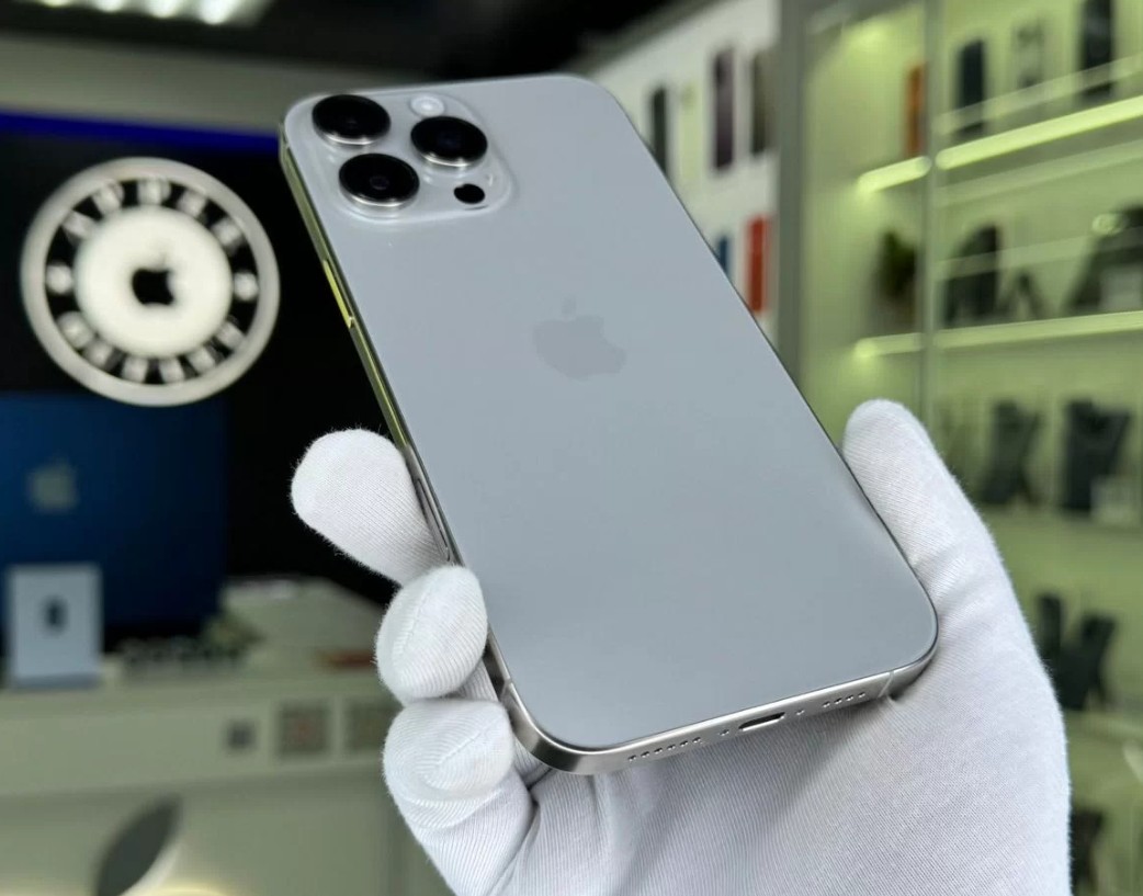 iPhone 16 Pro Max, SIM + eSIM 1 ТБ б/у Original